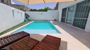 Modern and bright 3 bedroom villa with pool.